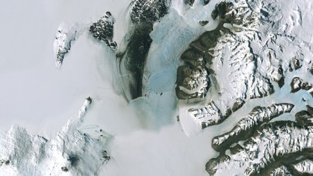 Un radar de la NASA révèle des paysages sous les glaces de l’Antartique Mcmurdo_wide